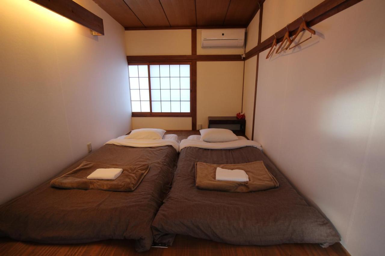 Roku Hostel Hiroshima Exteriör bild